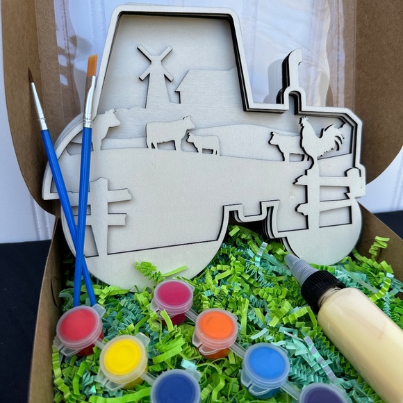 Tractor - Paint Kit - Handmade - Wooden - Picture 2 of 2